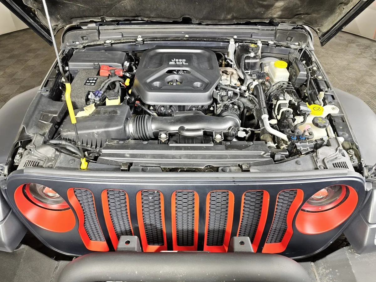 Jeep Wrangler 2.0 AT AWD (272 л.с.) Sport Черный в АВИЛОН. Слайд №11
