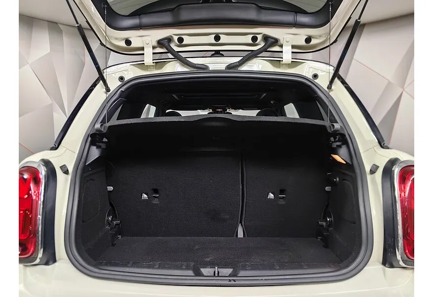 MINI 3 двери JCW 2.0 AT (231 л.с.) Белый в АВИЛОН. Слайд №9