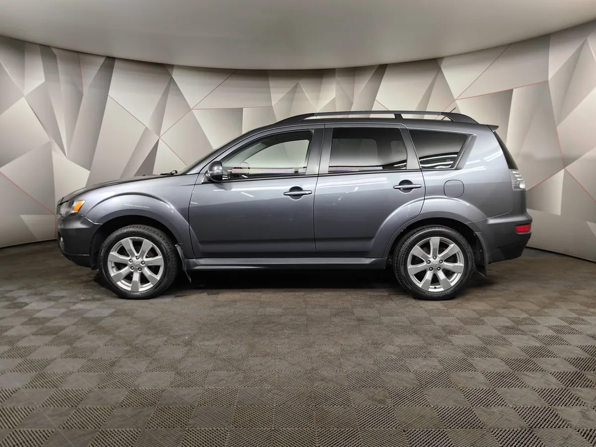 Mitsubishi Outlander 2.0 CVT 4WD (147 л.с.) Серый в АВИЛОН. Слайд №5