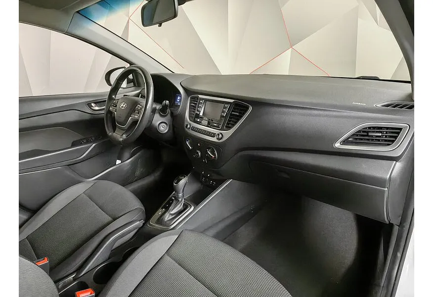 АВИЛОН - Hyundai Solaris 1.4 AT (100 л.с.) Comfort Белый - slide 13