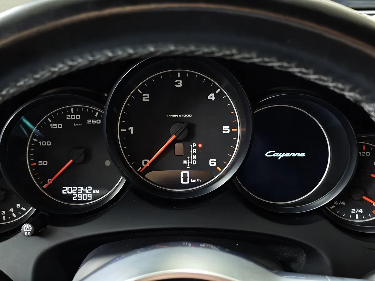 Porsche Cayenne Diesel 3.0 Tiptronic S AWD (245 л.с.) Черный в АВИЛОН. Слайд №17