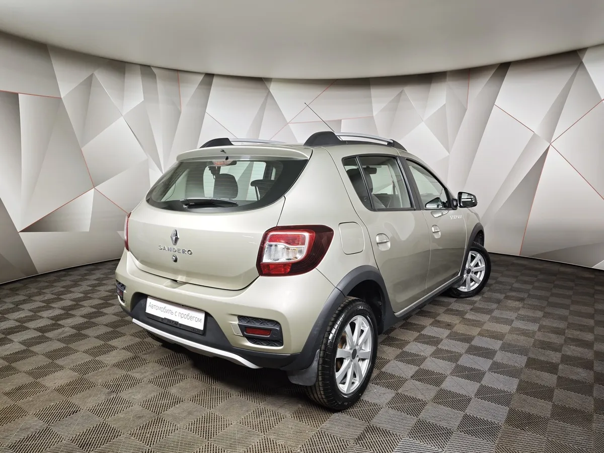 Renault Sandero 1.6 MT (113 л.с.) Stepway Drive Серый в АВИЛОН. Слайд №2