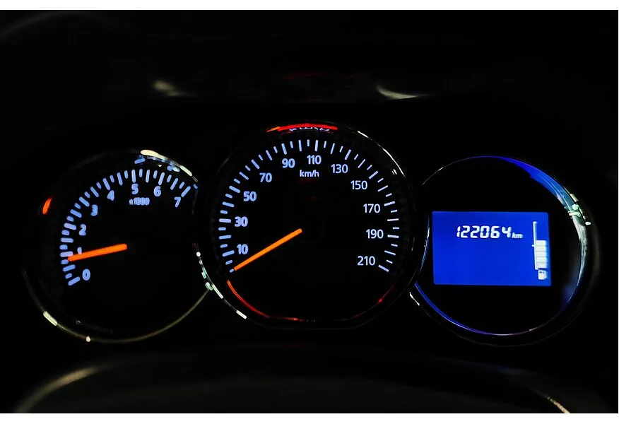 Renault Duster 2.0 MT 4x4 (143 л.с.) Коричневый в АВИЛОН. Слайд №17