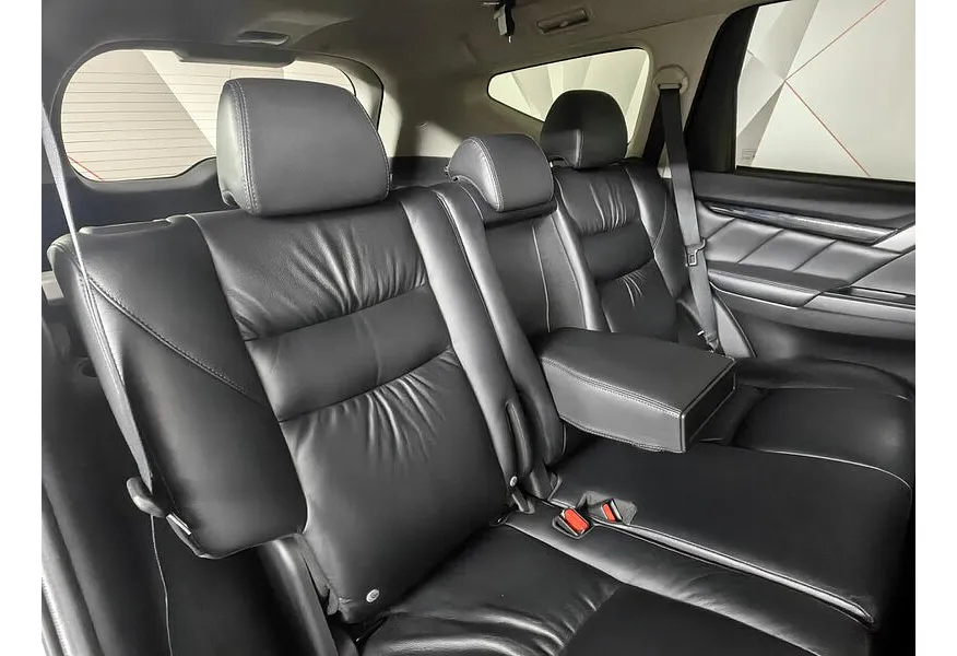 Mitsubishi Pajero Sport 2.4 DI-D AT AWD (181 л.с.) Белый в АВИЛОН. Слайд №17 Mitsubishi Pajero Sport 2.4 DI-D AT AWD (181 л.с.) Белый в АВИЛОН. Слайд №17