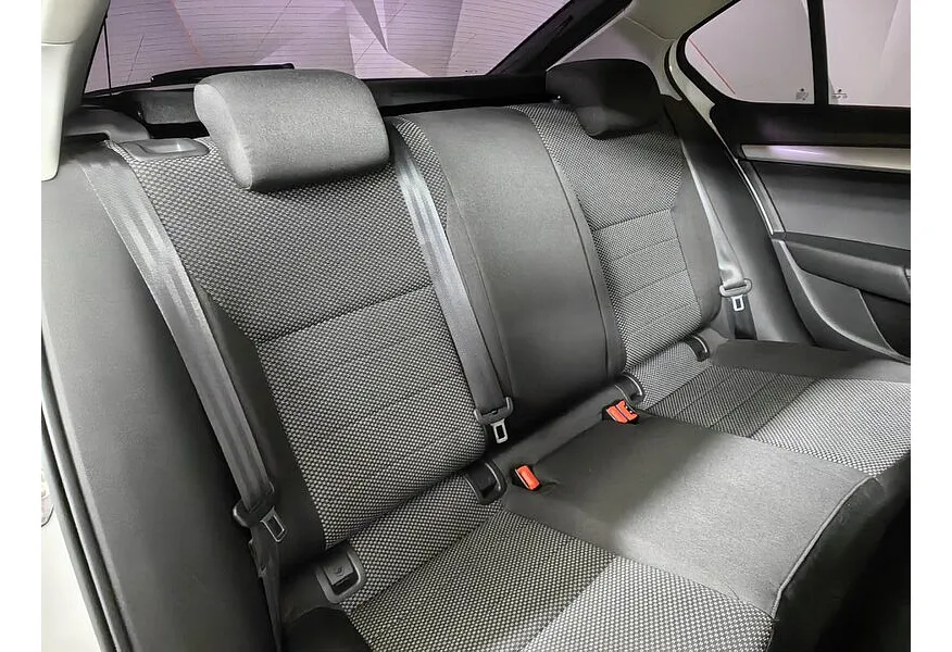 АВИЛОН - Skoda Octavia 1.4 TSI MT (150 л.с.) Hockey Edition Белый - slide 14