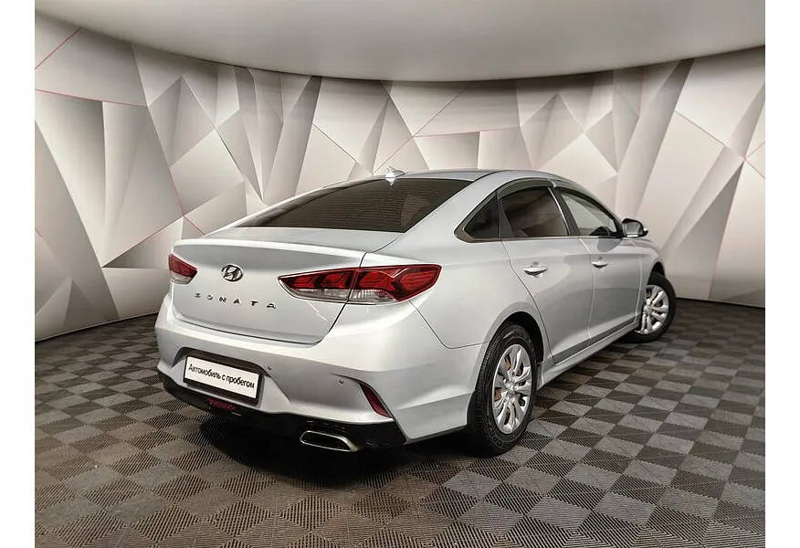 Hyundai Sonata 2.0 MPi AT (150 л.с.) Comfort Серебристый в АВИЛОН. Слайд №8