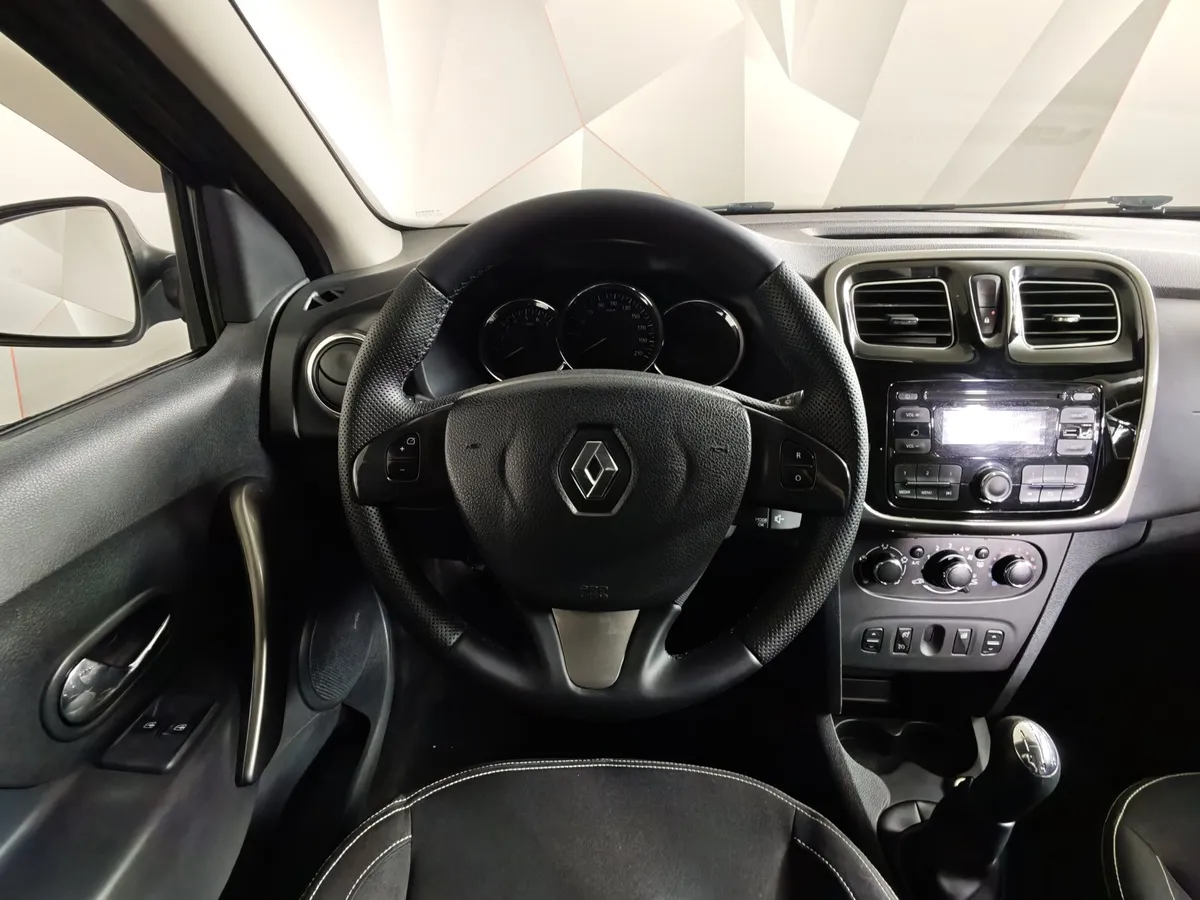 Renault Logan 1.6 MT (82 л.с.) Бежевый в АВИЛОН. Слайд №20