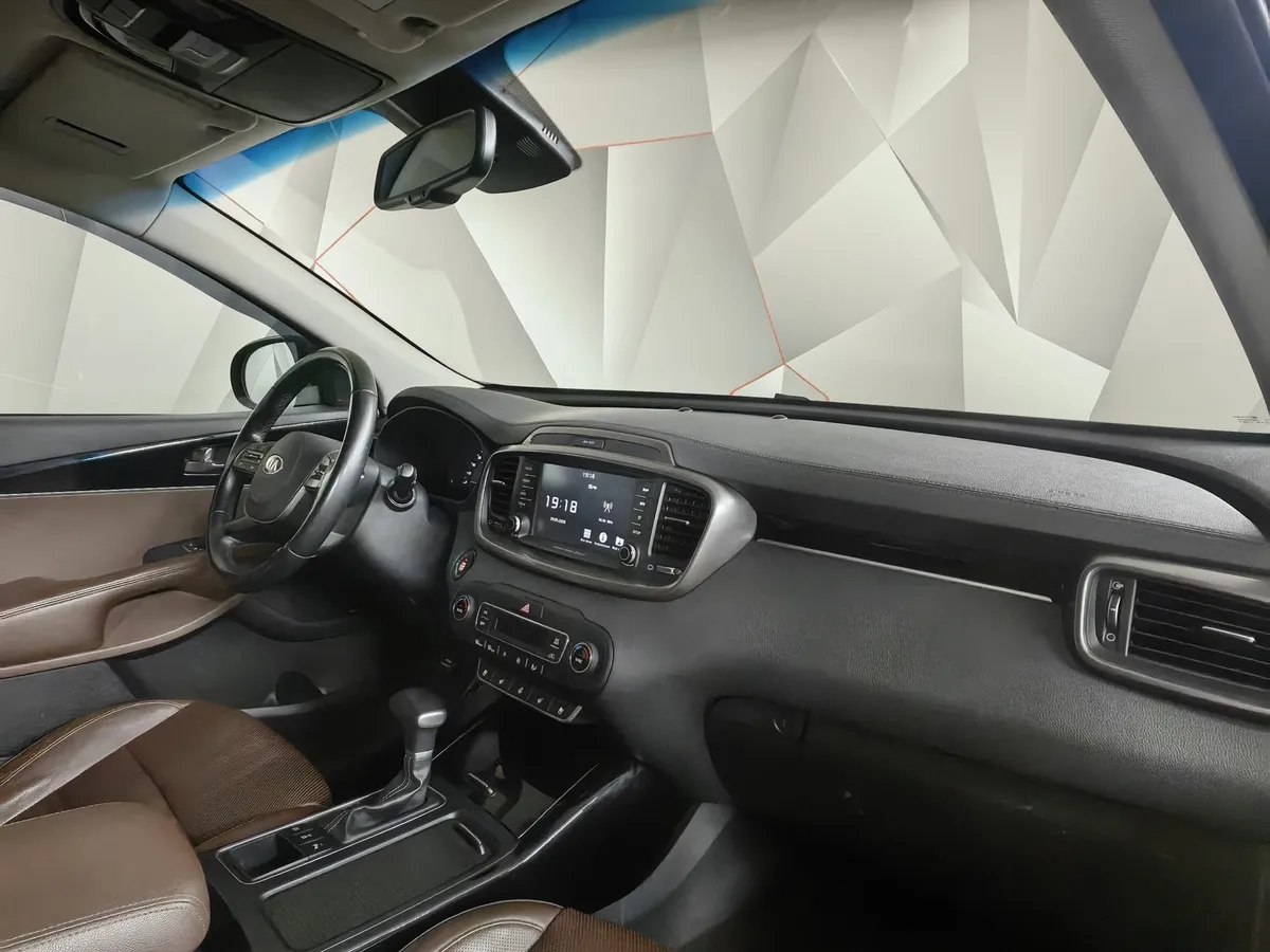 Kia Sorento 2.2 D AT AWD (5 мест) (200 л.с.) Prestige Коричневый в АВИЛОН. Слайд №12