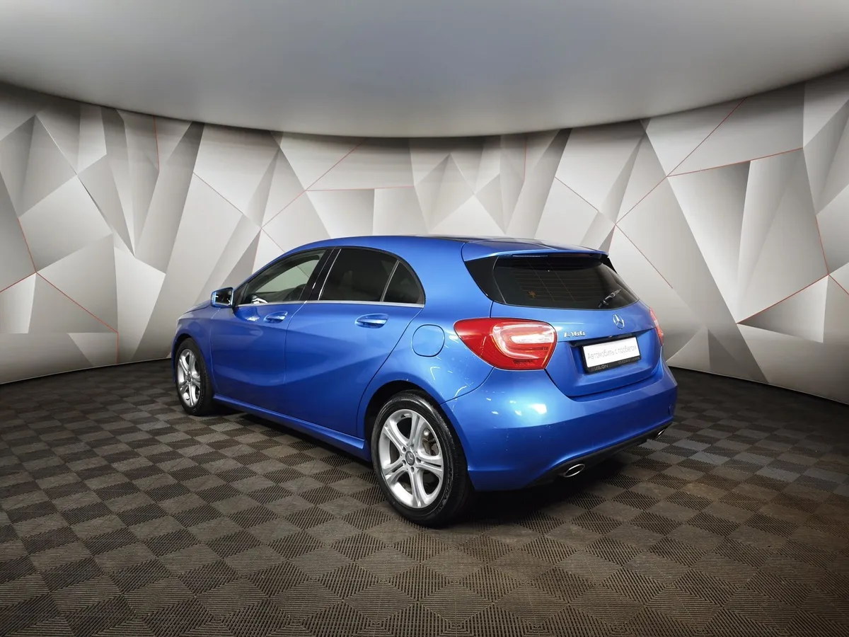 Mercedes-Benz A-Класс A 180 7G-DCT (122 л.с.) Особая серия Голубой в АВИЛОН. Слайд №4