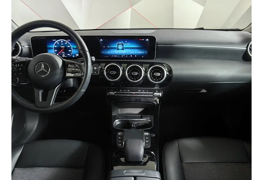 Mercedes-Benz CLA 200 7-G DCT (150 л.с.) Синий в АВИЛОН. Слайд №9