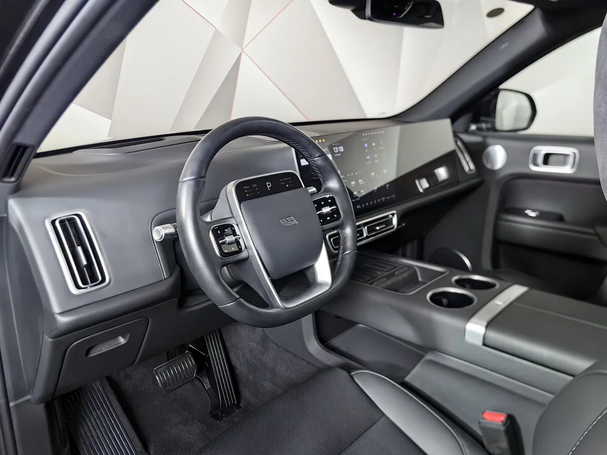 Li Auto L7 1.5 AT 4WD (449 л.с.) Pro Черный в АВИЛОН. Слайд №19