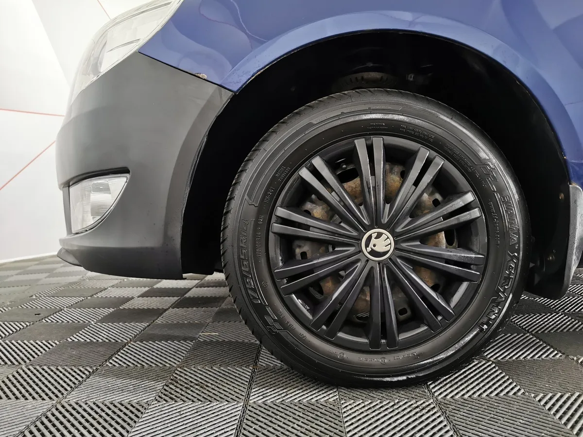 Skoda Fabia 1.2 MT (70 л.с.) Синий в АВИЛОН. Слайд №9