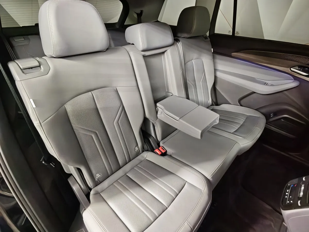 Audi Q6 2.0 TFSI S-tronic quattro (265 л.с.) Черный в АВИЛОН. Слайд №16