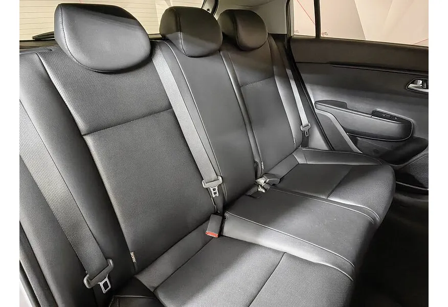 Kia Rio X-Line 1.6 AT (123 л.с.) Premium Серебристый в АВИЛОН. Слайд №17