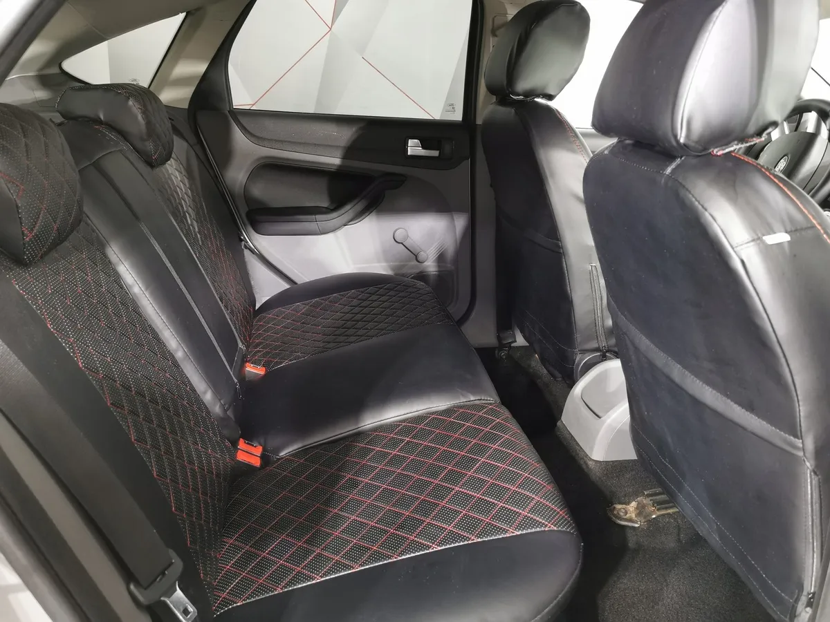 Ford Focus 1.6 MT (101 л.с.) Серебристый в АВИЛОН. Слайд №15
