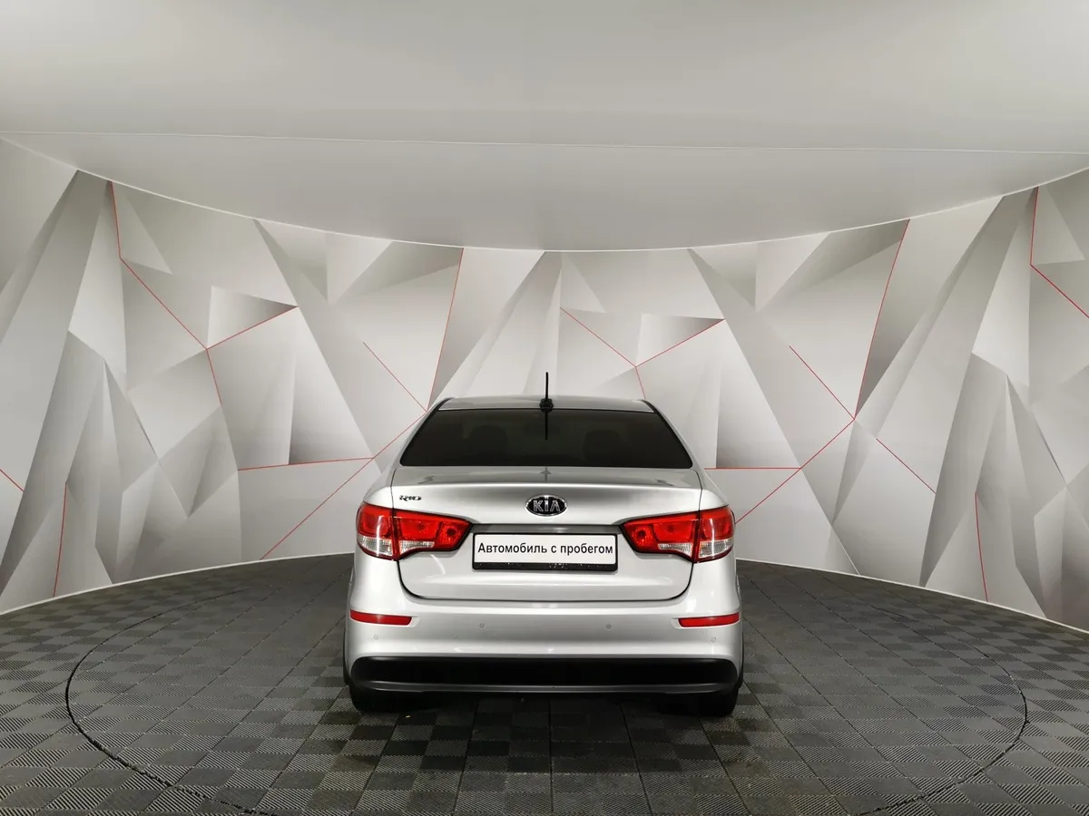 Kia Rio 1.6 AT (123 л.с.) Серебристый в АВИЛОН. Слайд №8