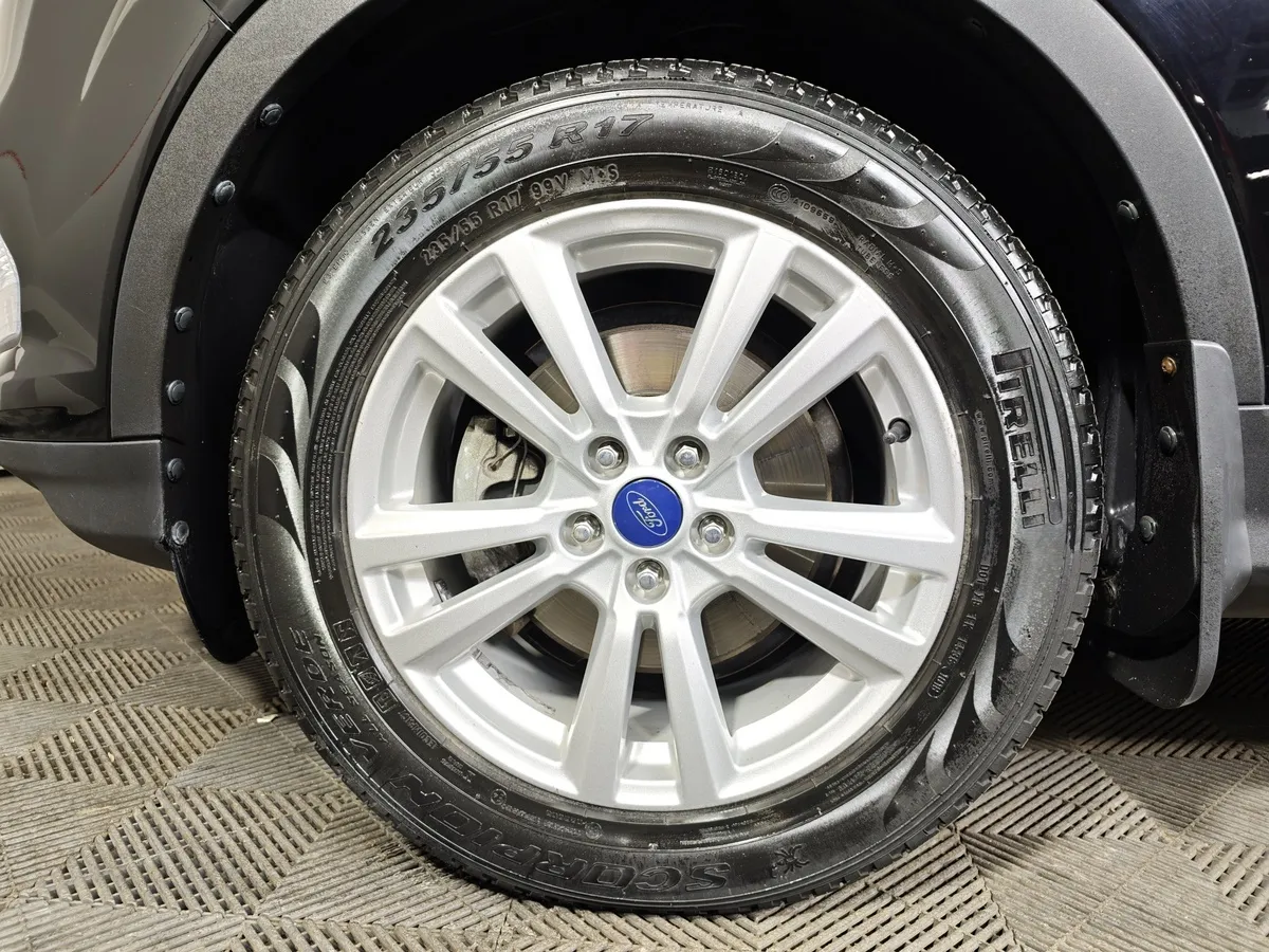 Ford Kuga 2.5 AT (150 л.с.) Trend Черный в АВИЛОН. Слайд №9