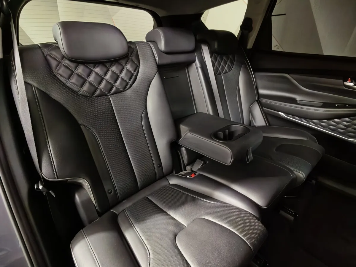Hyundai Santa Fe 2.2 CRDi AWD 8AT (200 л.с.) High-Tech Синий в АВИЛОН. Слайд №17