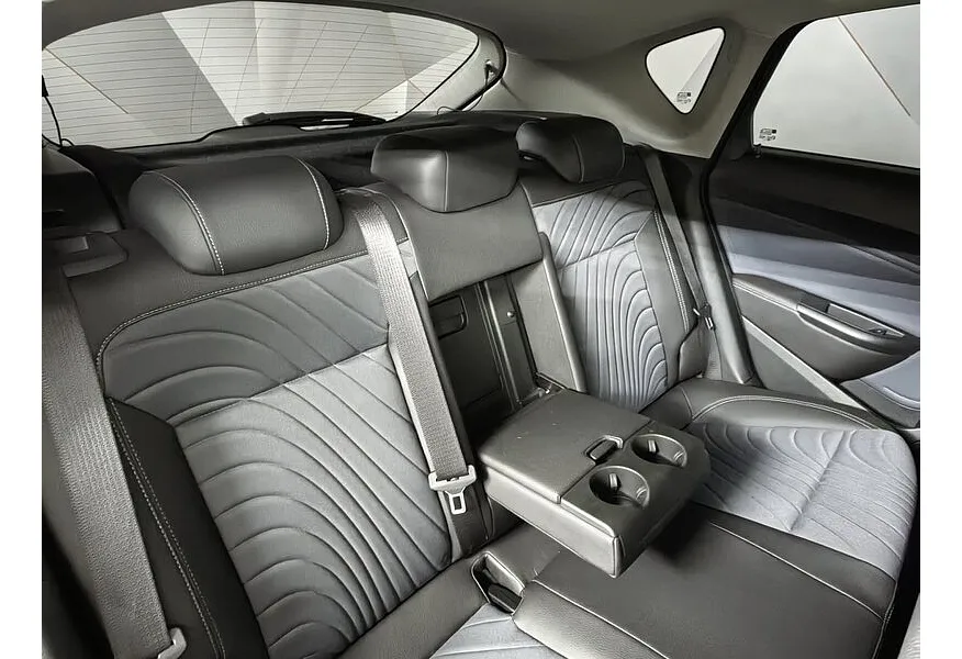 Opel Astra 1.4 Turbo AT (140 л.с.) Бежевый в АВИЛОН. Слайд №15