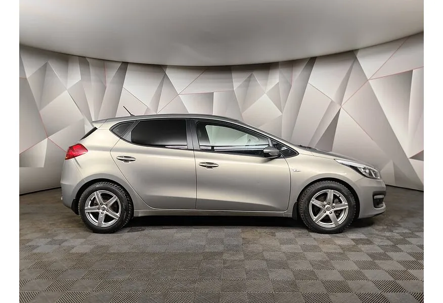 Kia Ceed 1.6 AT (130 л.с.) Comfort Серебристый в АВИЛОН. Слайд №6