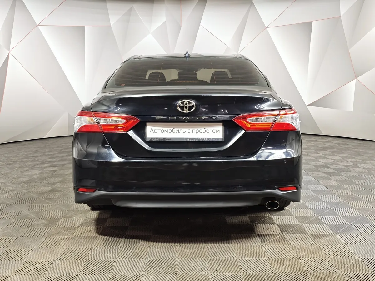 Toyota Camry 2.5 AT (181 л.с.) Черный в АВИЛОН. Слайд №8