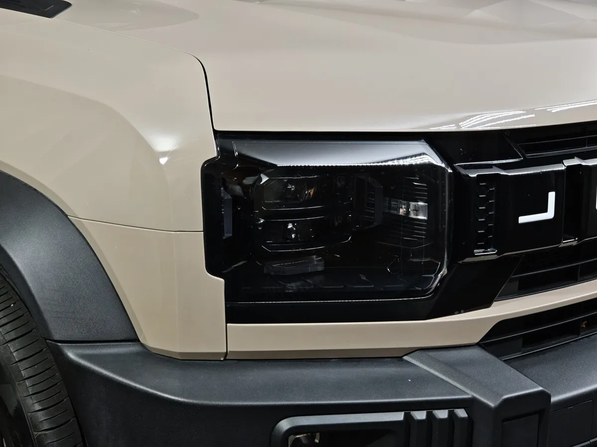 JETOUR T2 2.0T 7DCT AWD (245 л.с.) Престиж Коричневый в АВИЛОН. Слайд №10