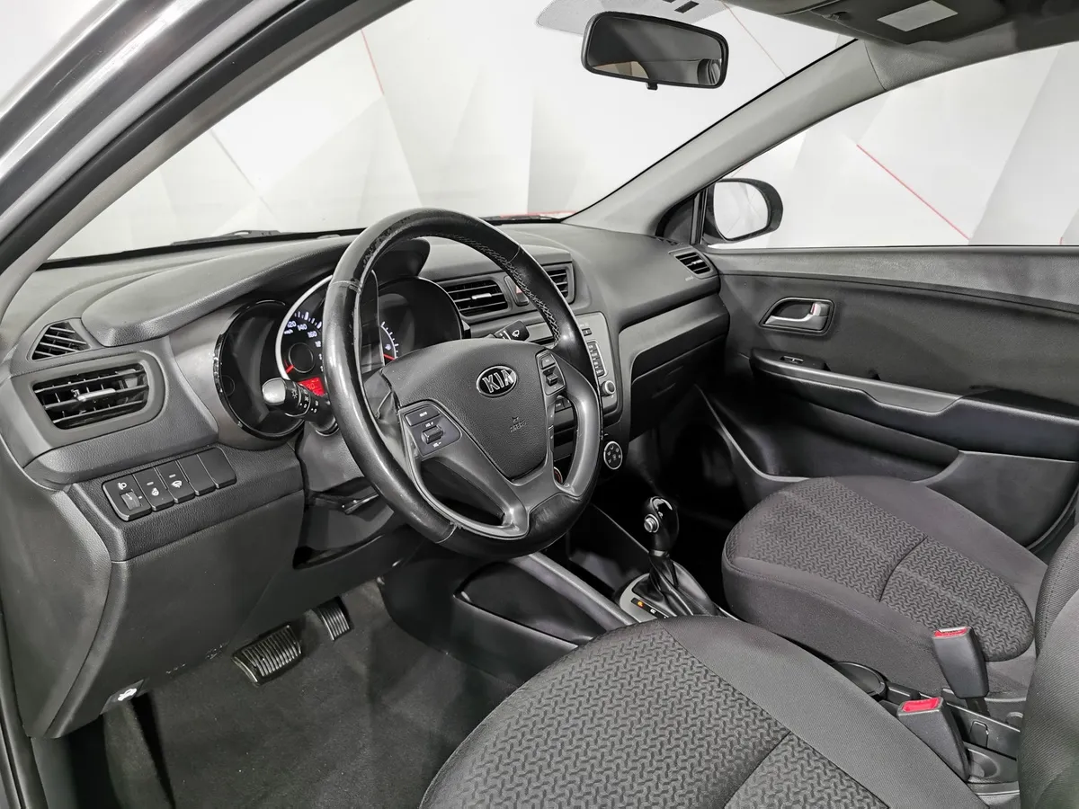 Kia Rio 1.6 AT (123 л.с.) Luxe Серый в АВИЛОН. Слайд №18