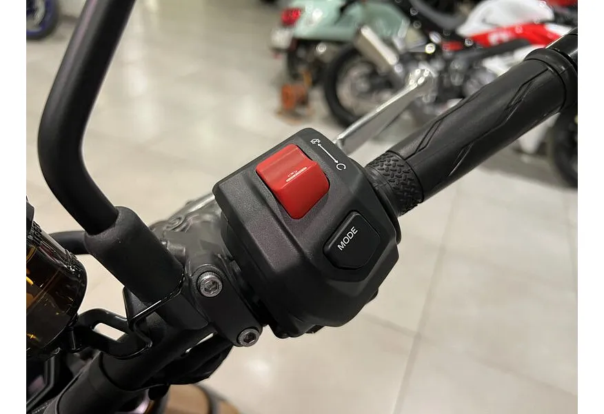 Yamaha MT-09 890 см³ (119 л.с.) (119) 890 Черный в АВИЛОН. Слайд №7