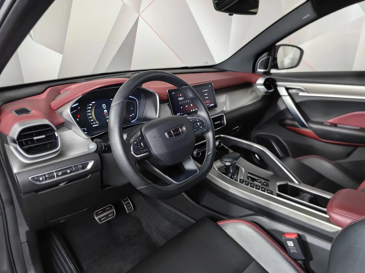 Geely Coolray 1.5T 7DCT 2WD (150 л.с.) Flagship Sport Серый в АВИЛОН. Слайд №18