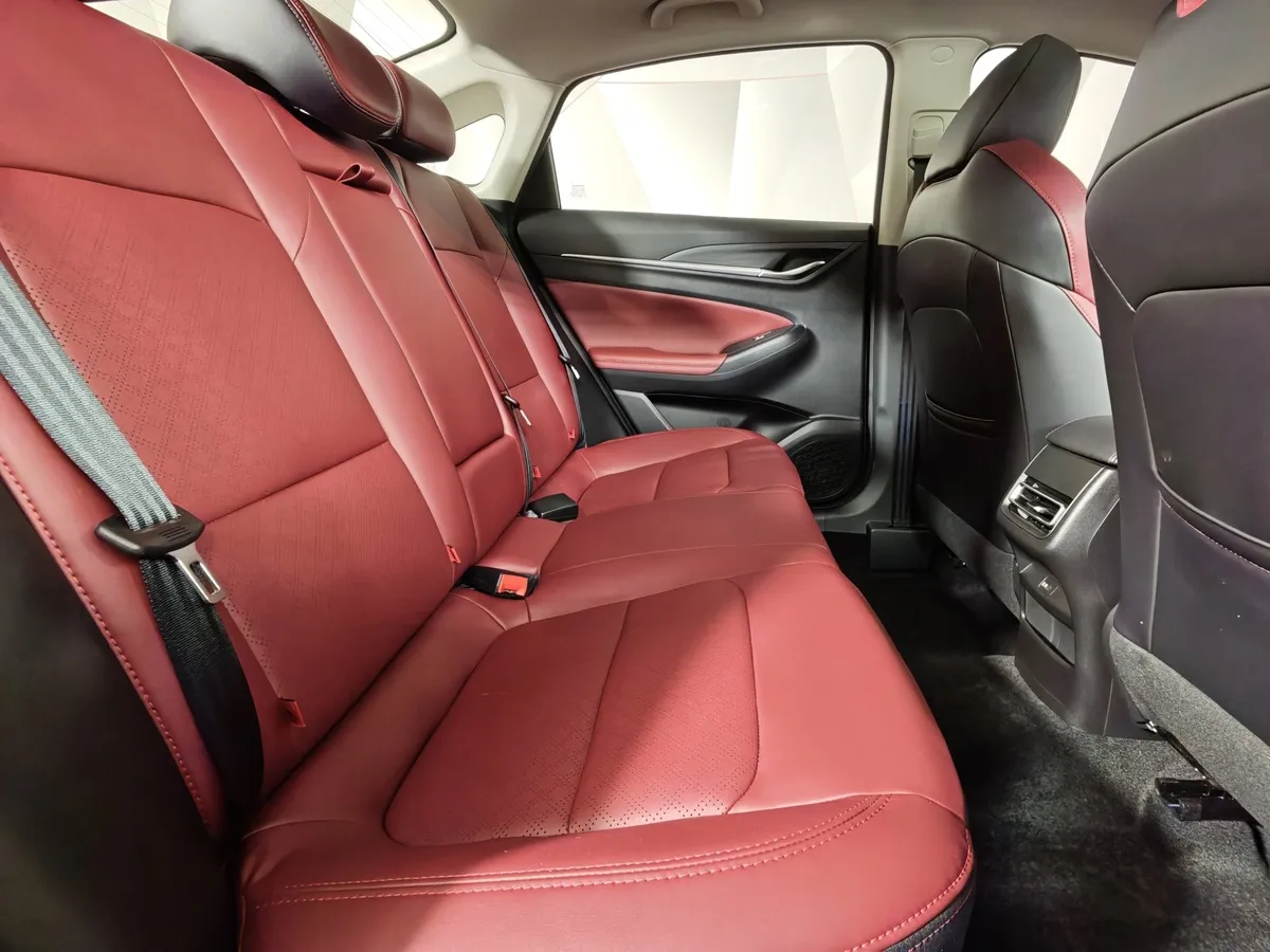 Changan Eado Plus 1.4 TGDI 7DSG 2WD (150 л.с.) Tech Белый в АВИЛОН. Слайд №16