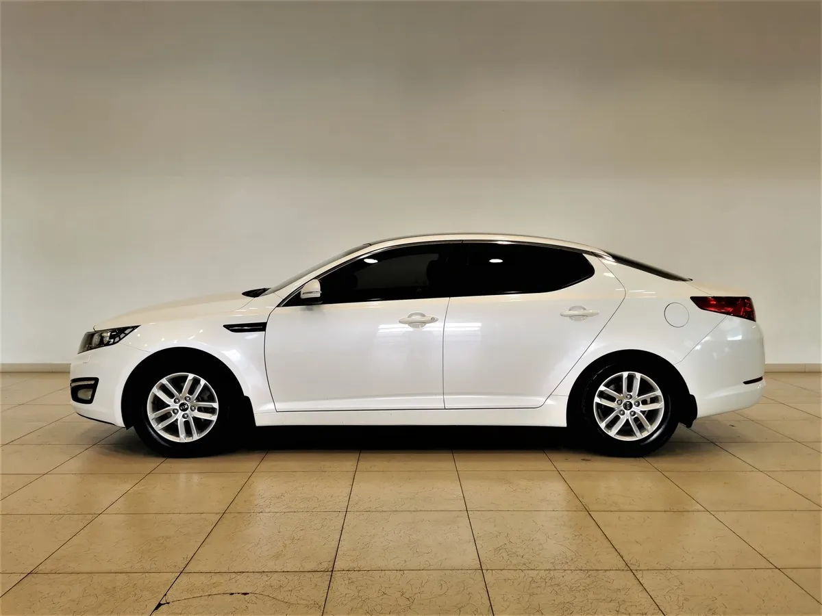 Kia Optima 2.0 AT (150 л.с.) Comfort Белый в АВИЛОН. Слайд №5