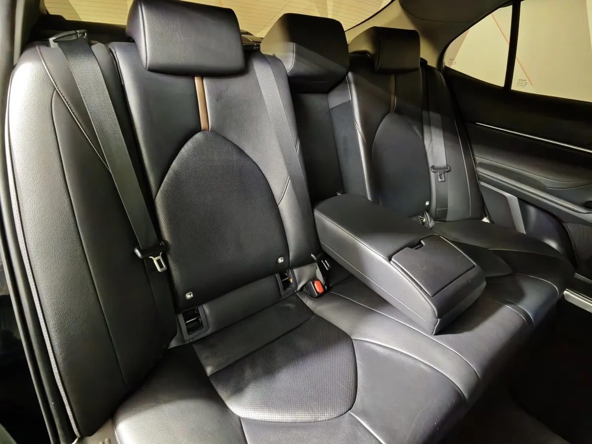Toyota Camry 2.5 AT (181 л.с.) Черный в АВИЛОН. Слайд №16