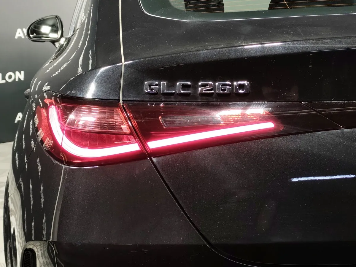 Mercedes-Benz GLC Купе 260 9G-TRONIC 4MATIC (204 л.с.) Черный в АВИЛОН. Слайд №17