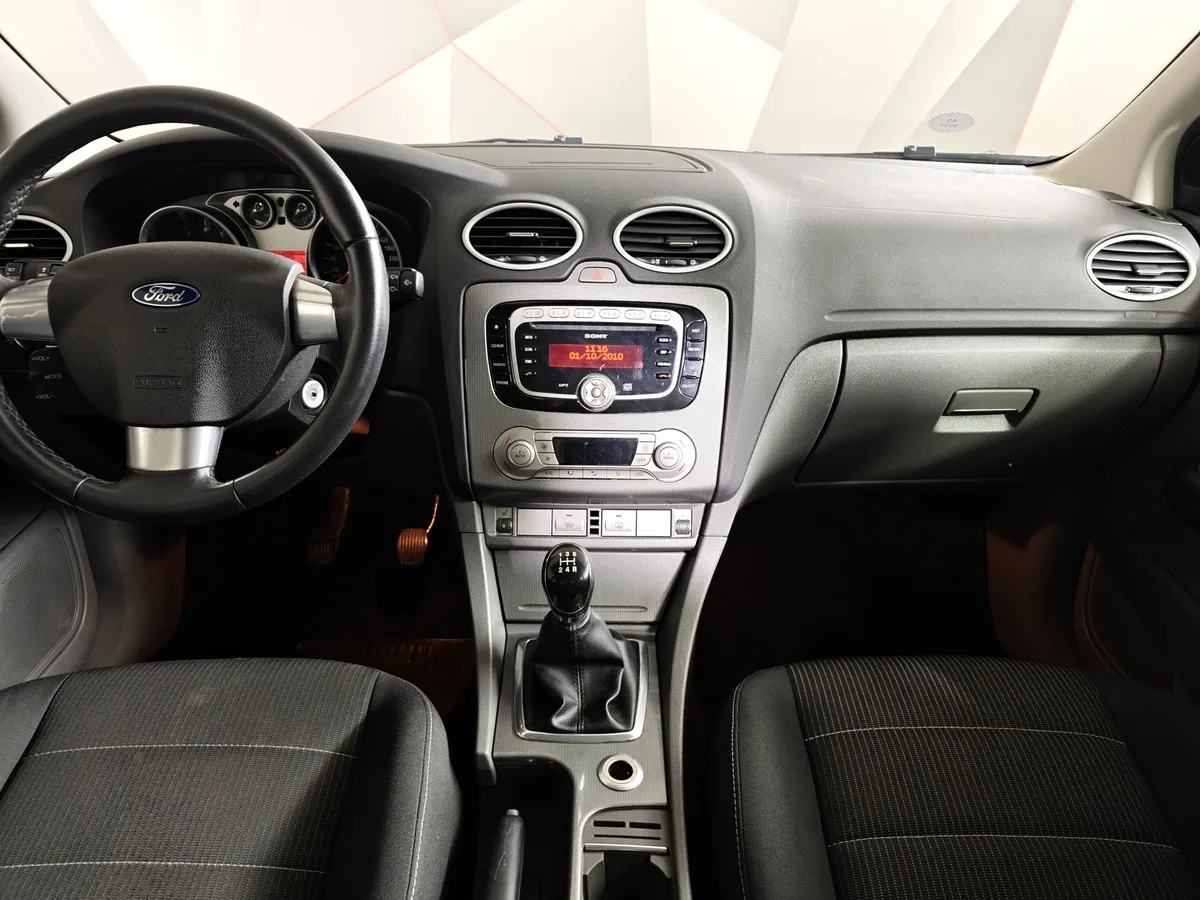 Ford Focus 1.8 MT (125 л.с.) Серебристый в АВИЛОН. Слайд №14