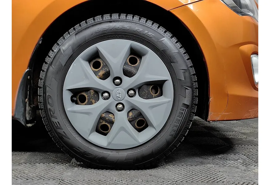 Hyundai Solaris 1.6 AT (123 л.с.) Comfort + Advanced + Winter Оранжевый в АВИЛОН. Слайд №9 Hyundai Solaris 1.6 AT (123 л.с.) Comfort + Advanced + Winter Оранжевый в АВИЛОН. Слайд №9