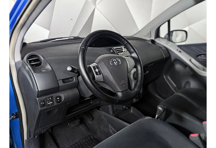 Toyota Yaris 1.3 MMT (87 л.с.) Синий в АВИЛОН. Слайд №16