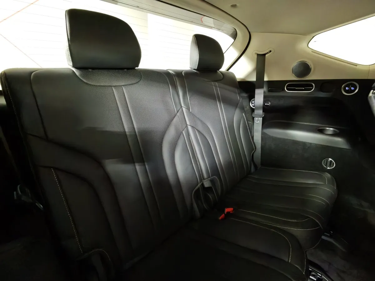 Genesis GV80 2.5 T-GDI 8AT 4WD 7 мест (249 л.с.) Premium + Comfort Серый в АВИЛОН. Слайд №29