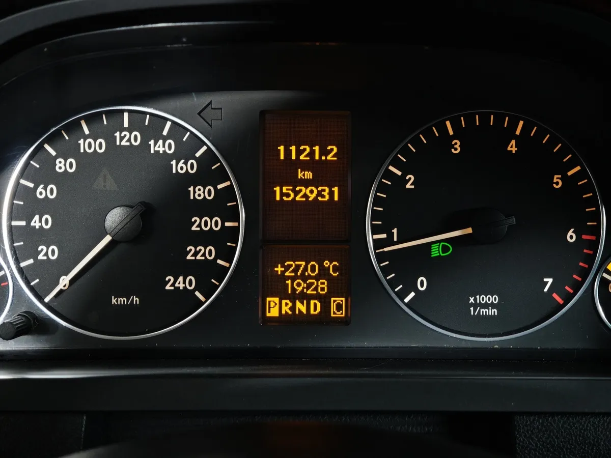 Mercedes-Benz A-Класс A 150 Autotronic (95 л.с.) Красный в АВИЛОН. Слайд №16