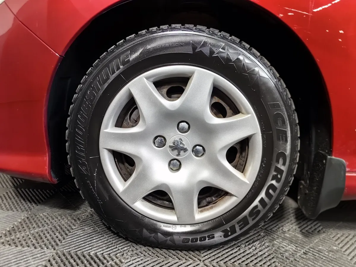 Peugeot 308 1.6 VTi AT (120 л.с.) Красный в АВИЛОН. Слайд №9