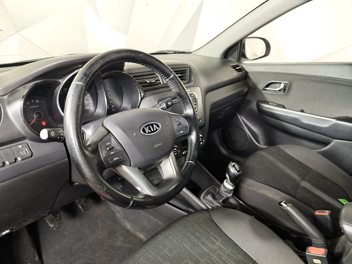Kia Rio 1.6 MT (123 л.с.) Красный в АВИЛОН. Слайд №17