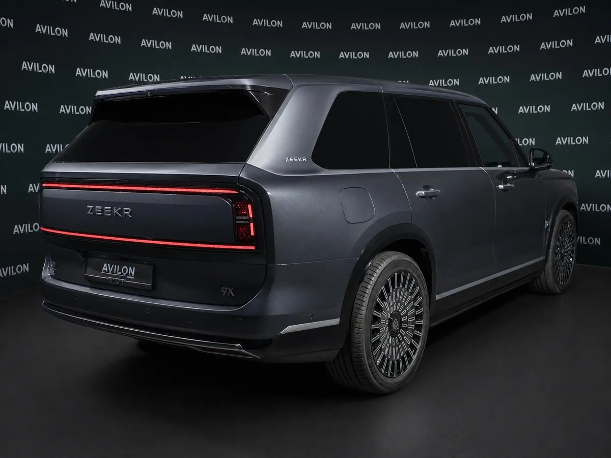 Zeekr 9X 2.0h AT 4WD (1177 л.с.) Ultra Серый в АВИЛОН. Слайд №6
