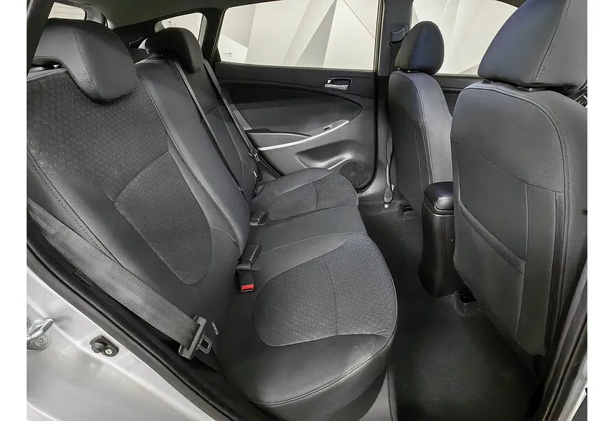 Hyundai Solaris 1.6 AT (123 л.с.) Active Серебристый в АВИЛОН. Слайд №15