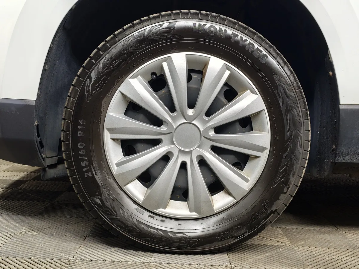 Skoda Karoq 1.4 AT FWD (150 л.с.) Ambition Белый в АВИЛОН. Слайд №9