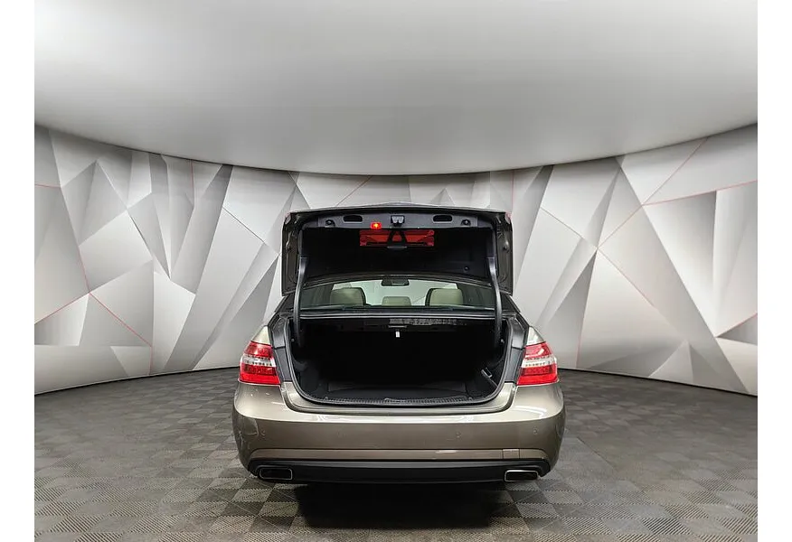 Mercedes-Benz E-Класс E 300 7G-Tronic Plus (231 л.с.) Серый в АВИЛОН. Слайд №12 Mercedes-Benz E-Класс E 300 7G-Tronic Plus (231 л.с.) Серый в АВИЛОН. Слайд №12