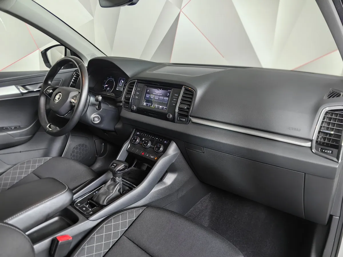 Skoda Karoq 1.4 AMT AWD (150 л.с.) Ambition Белый в АВИЛОН. Слайд №13