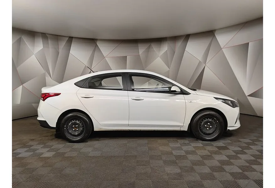 Hyundai Solaris 1.6 AT (123 л.с.) Active Plus Белый в АВИЛОН. Слайд №4