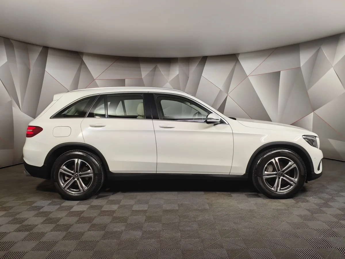 Mercedes-Benz GLC 250 9G-TRONIC 4MATIC (211 л.с.) Premium Белый в АВИЛОН. Слайд №6