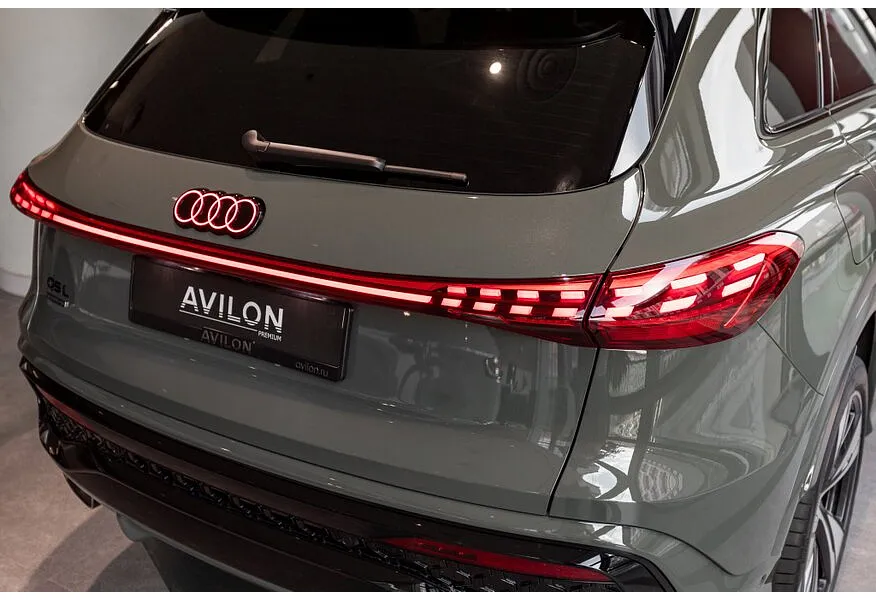 Audi Q5 L 2.0 40 TFSI S tronic quattro (272 л.с.) Зеленый в АВИЛОН. Слайд №14
