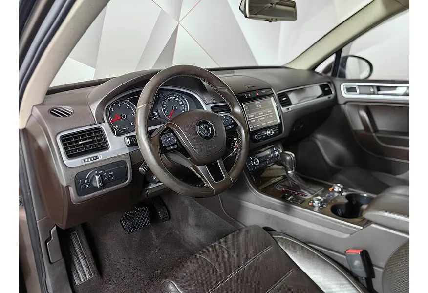 Volkswagen Touareg 3.0 TDI Tiptronic 4Motion (245 л.с.) Коричневый в АВИЛОН. Слайд №19