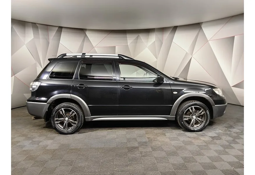 Mitsubishi Outlander 2.4 AT 4WD (160 л.с.) Черный в АВИЛОН. Слайд №6